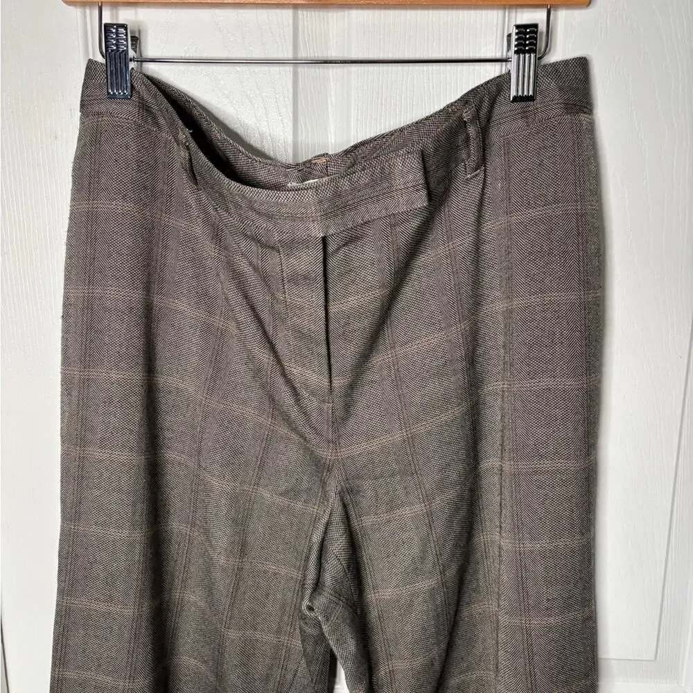 Chaus excellent brand